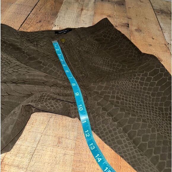 Lafayette 148 Snakeskin Slim Leg Jacquard Jeans - Picture 6 of 13